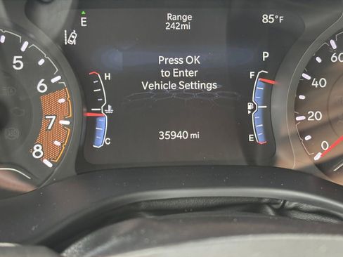 Used 2025 Jeep Compass Limited image 40