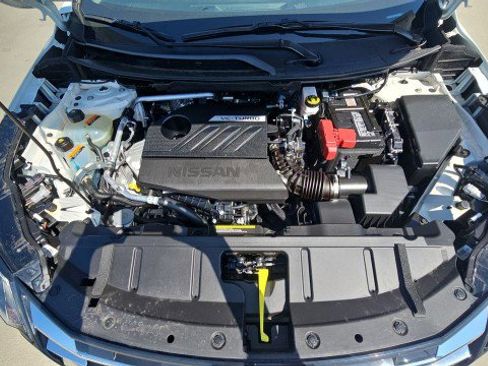 Used 2025 Nissan Rogue SV FWD image 29