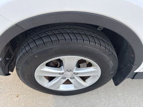 Used 2013 Toyota RAV4 XLE AWD/4WD image 10