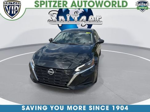 Used 2024 Nissan Altima 2.5 SV FWD image 3