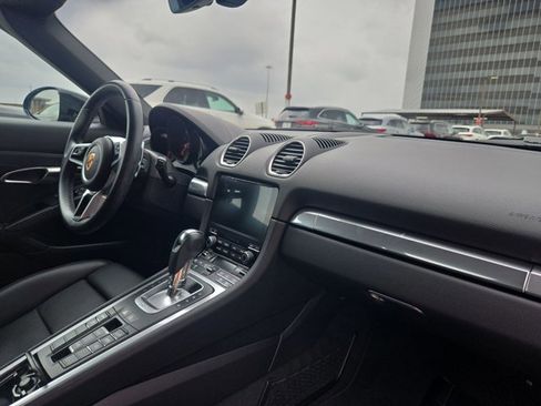 Used 2024 Porsche 718 Boxster RWD image 18