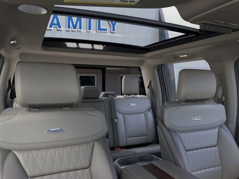 New 2026 Ford F250 Platinum w/ Platinum Plus Package AWD/4WD image 22
