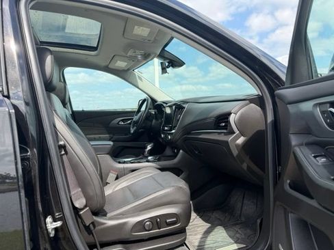 Used 2021 Chevrolet Traverse Premier w/ Redline Edition AWD/4WD image 10
