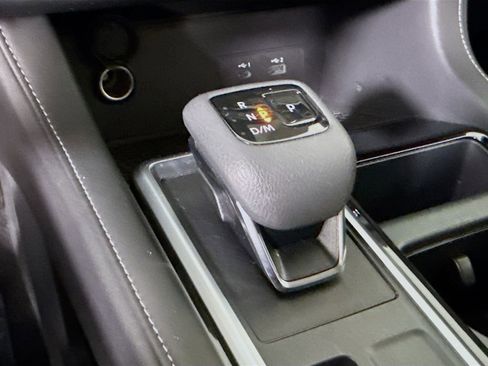 Certified 2024 Nissan Pathfinder SV w/ Black Appearance Package image 8