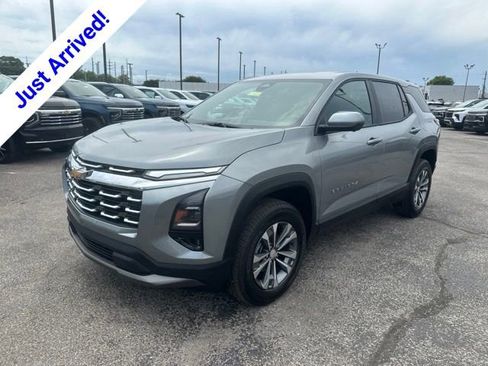 New 2026 Chevrolet Equinox LT w/ Convenience Package II FWD image 7