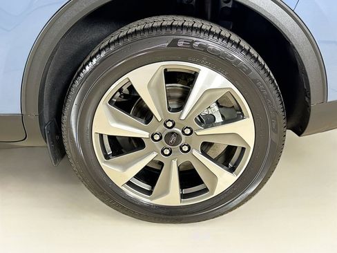 Used 2025 Ford Escape Platinum AWD/4WD image 26