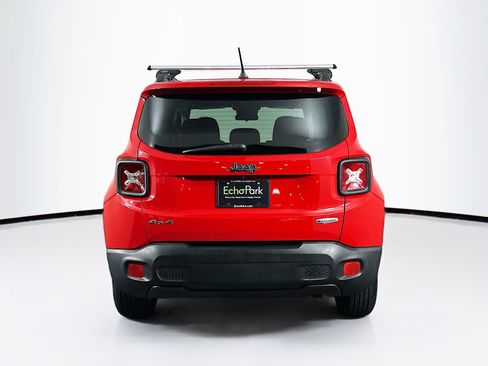 Used 2015 Jeep Renegade Latitude AWD/4WD image 7