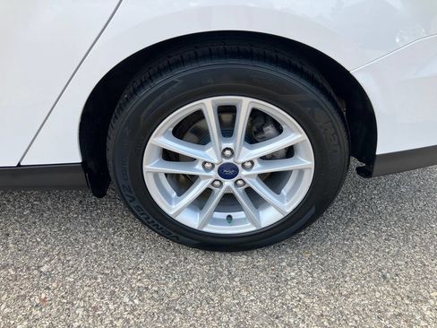 Used 2018 Ford Focus SE FWD image 16