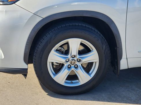 Used 2020 Toyota Highlander L w/ Protection Package #3 image 11