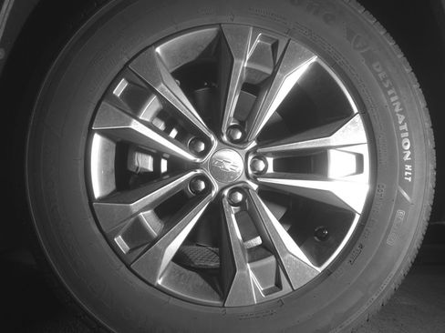 Used 2025 Chevrolet Equinox LT image 12