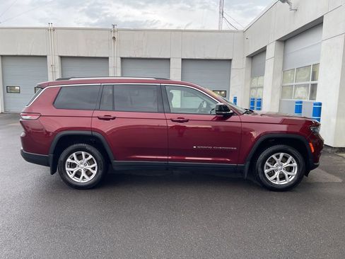 Used 2022 Jeep Grand Cherokee L Limited w/ MOPAR Finishing Package image 8