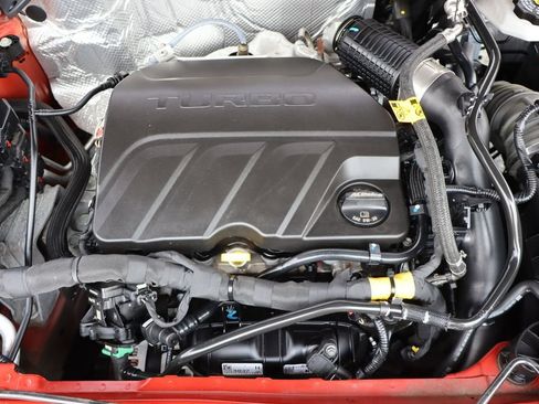 Used 2024 Chevrolet Trax LT FWD image 32