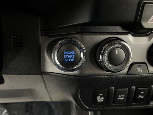 Used 2021 Toyota Tacoma TRD Off-Road w/ Technology Package AWD/4WD image 29