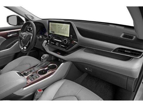 Used 2023 Toyota Highlander XLE image 15