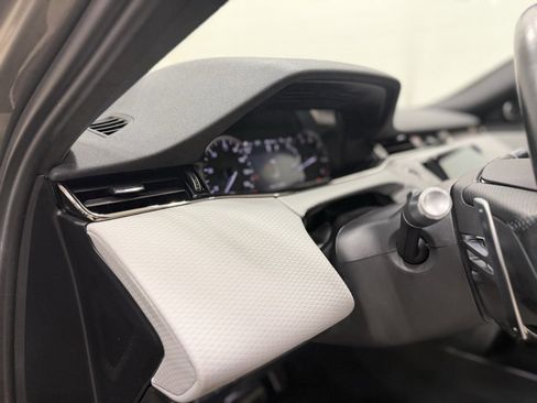 Used 2022 Land Rover Range Rover Evoque R-Dynamic S image 25