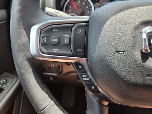 Used 2025 RAM 1500 Big Horn AWD/4WD image 33