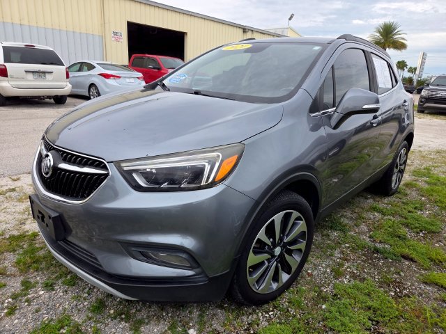 Used 2020 Buick Encore Essence FWD image 2