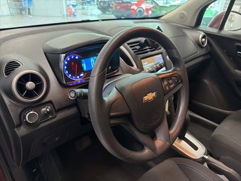 Used 2016 Chevrolet Trax LS w/ LPO, Cargo Package FWD image 14