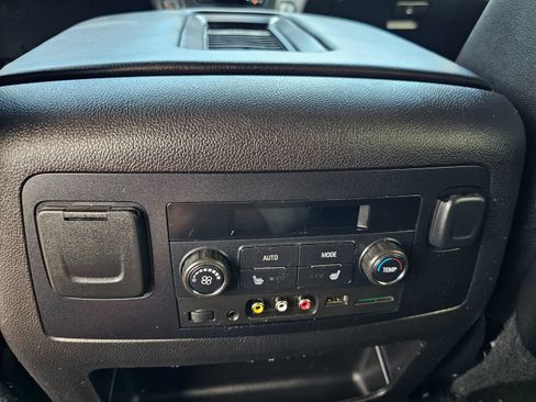 Used 2015 Chevrolet Tahoe LTZ AWD/4WD image 24