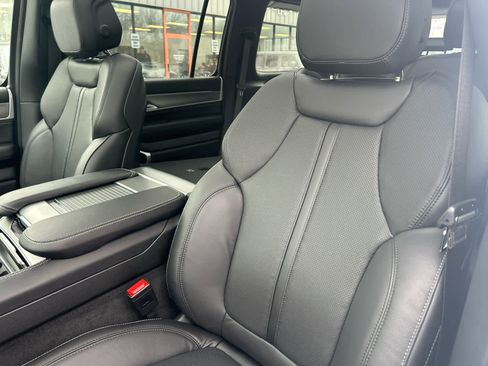 New 2026 Jeep Grand Wagoneer Limited w/ Premium Group II image 18