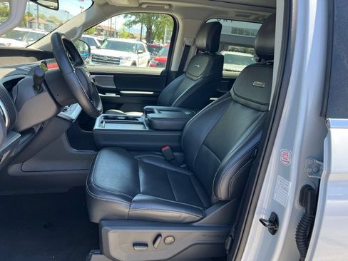 Used 2025 Ford Expedition Platinum AWD/4WD image 27