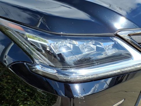 Used 2019 Lexus LX 570 4WD w/ Inspiration Series image 4