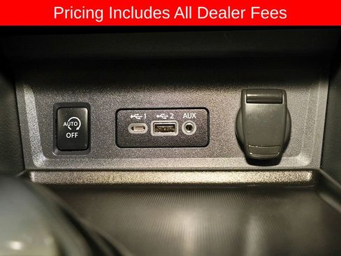 Certified 2025 Nissan Sentra SR FWD image 15