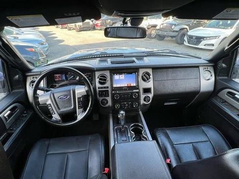 Used 2017 Ford Expedition Limited AWD/4WD image 18