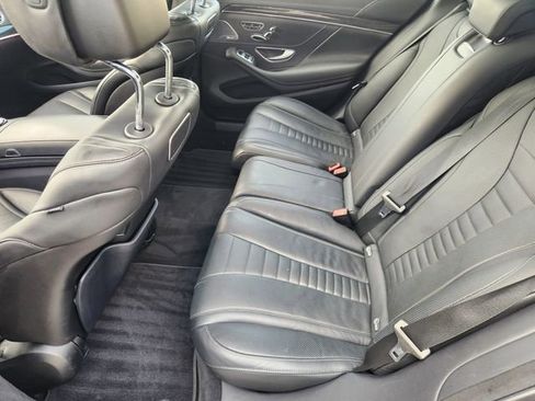 Used 2019 Mercedes-Benz S 560 Sedan image 24