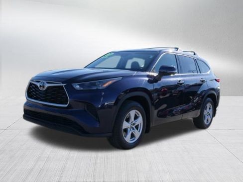 Used 2022 Toyota Highlander L image 7