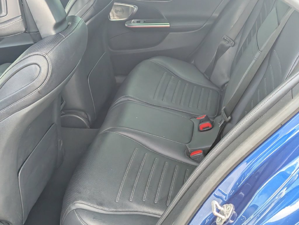 Used 2022 Mercedes-Benz C 300 Sedan image 12