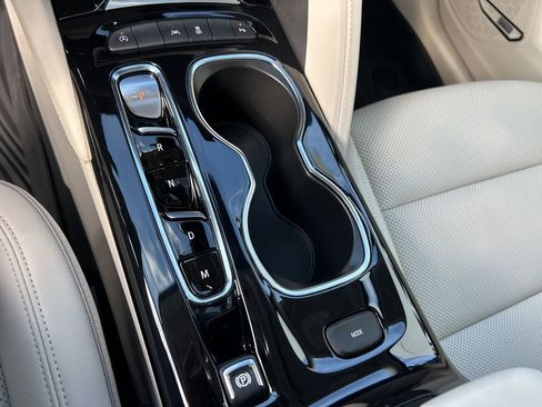 Certified 2022 Buick Envision Essence w/ Technology Package I image 26