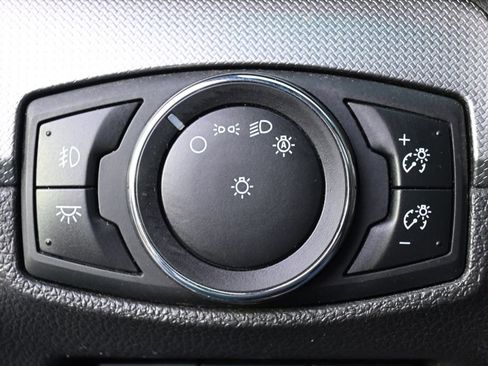 Used 2015 Ford Explorer XLT w/ Equipment Group 202B image 26