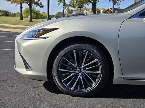 New 2025 Lexus ES 350 w/ Premium Package image 5