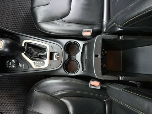Used 2016 Jeep Cherokee Latitude w/ North All-Season Group AWD/4WD image 32