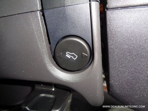 Used 2013 Ford F150 Lariat w/ Luxury Equipment Group image 12