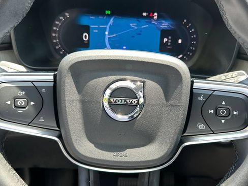 Used 2025 Volvo XC40 B5 Core AWD/4WD image 23