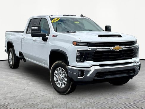 Used 2024 Chevrolet Silverado 3500 LT w/ All Star Edition AWD/4WD image 3