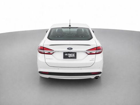 Used 2018 Ford Fusion SE w/ Equipment Group 201A FWD image 6