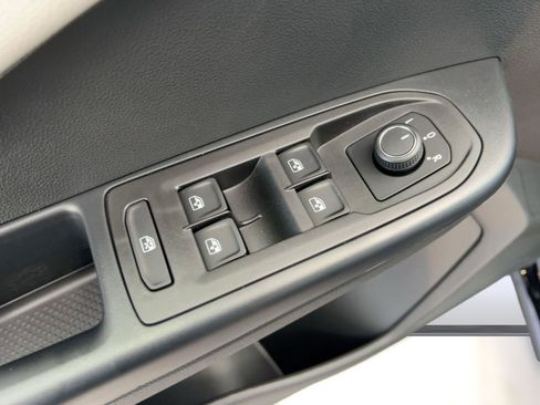 New 2026 Volkswagen Taos S image 13