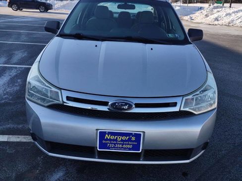 Used 2009 Ford Focus SE image 3