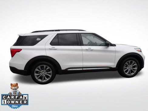 Certified 2022 Ford Explorer XLT w/ Equipment Group 202A RWD image 13