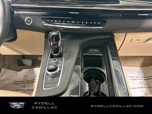 Used 2022 Cadillac Escalade Premium Luxury w/ Performance Package AWD/4WD image 15