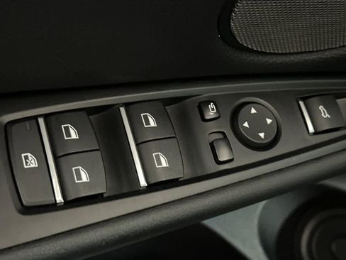 Used 2019 BMW X6 xDrive50i w/ M Sport Package image 13