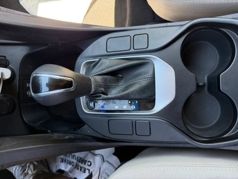 Used 2018 Hyundai Santa Fe SE AWD/4WD image 25
