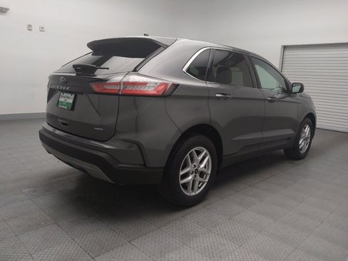 Used 2024 Ford Edge SEL image 9