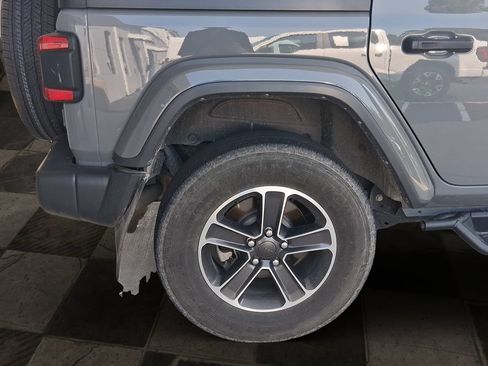 Used 2023 Jeep Wrangler Unlimited Sahara w/ LED Lighting Group AWD/4WD image 8