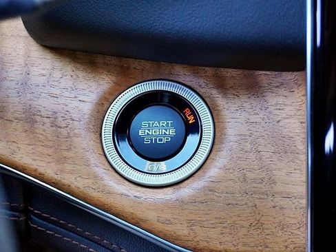 Certified 2024 Jeep Grand Cherokee Summit AWD/4WD image 30