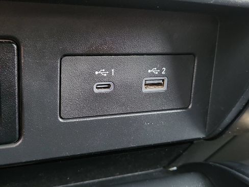 Used 2021 Nissan Titan PRO-4X w/ Pro-4x Convenience Package AWD/4WD image 23