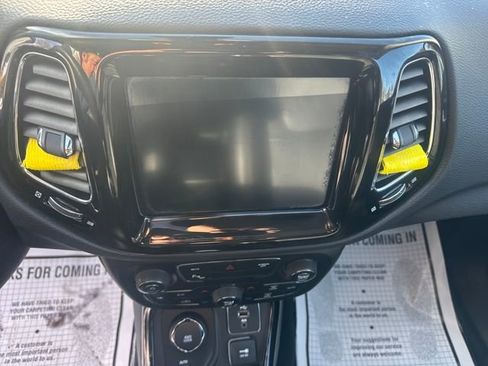 Used 2018 Jeep Compass Limited w/ Navigation Group image 22